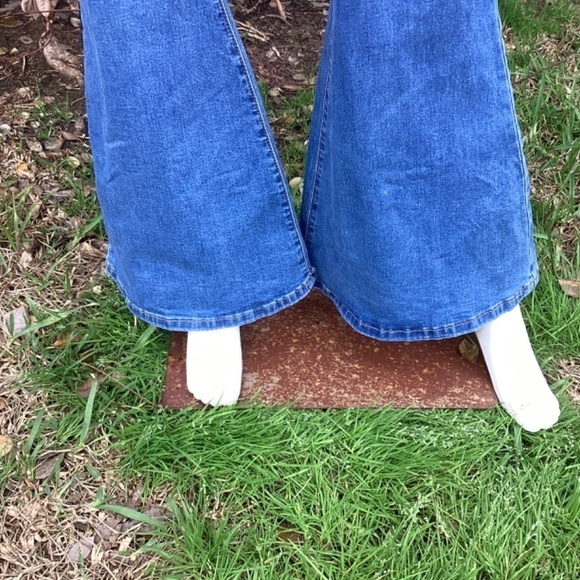 Blank Paige Exaggerated Bell Bottom Factory Fading High Rise Boho Flare Jeans - Picture 11 of 11